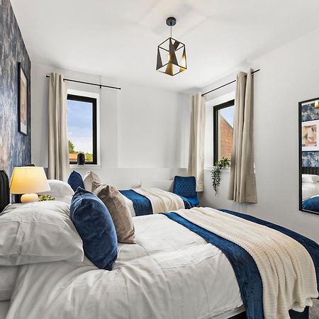 Comfortable 2-Bedroom Stay In NWI Esterno foto