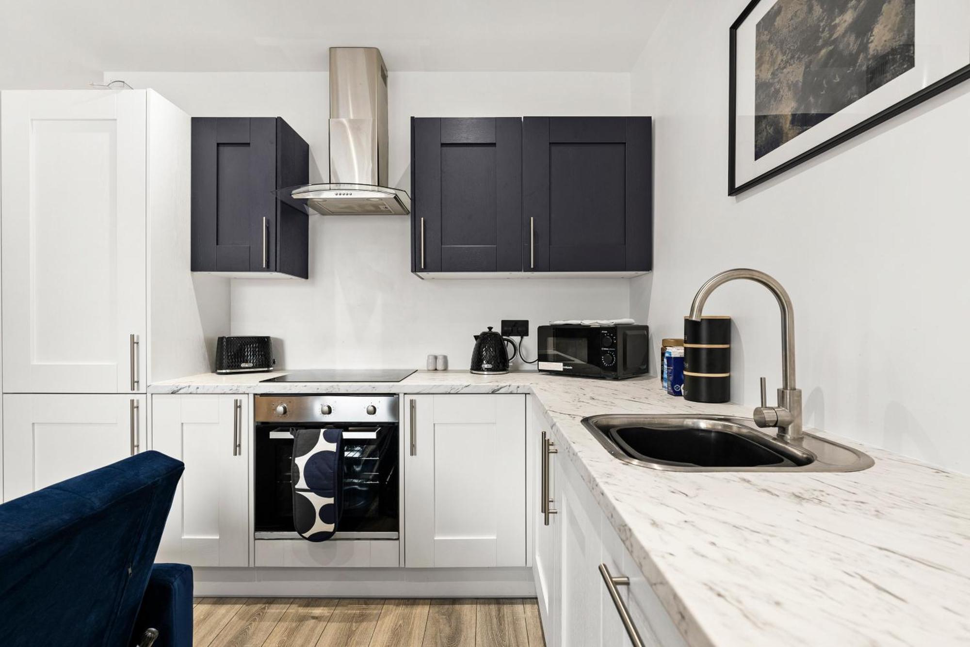 Comfortable 2-Bedroom Stay In NWI Esterno foto