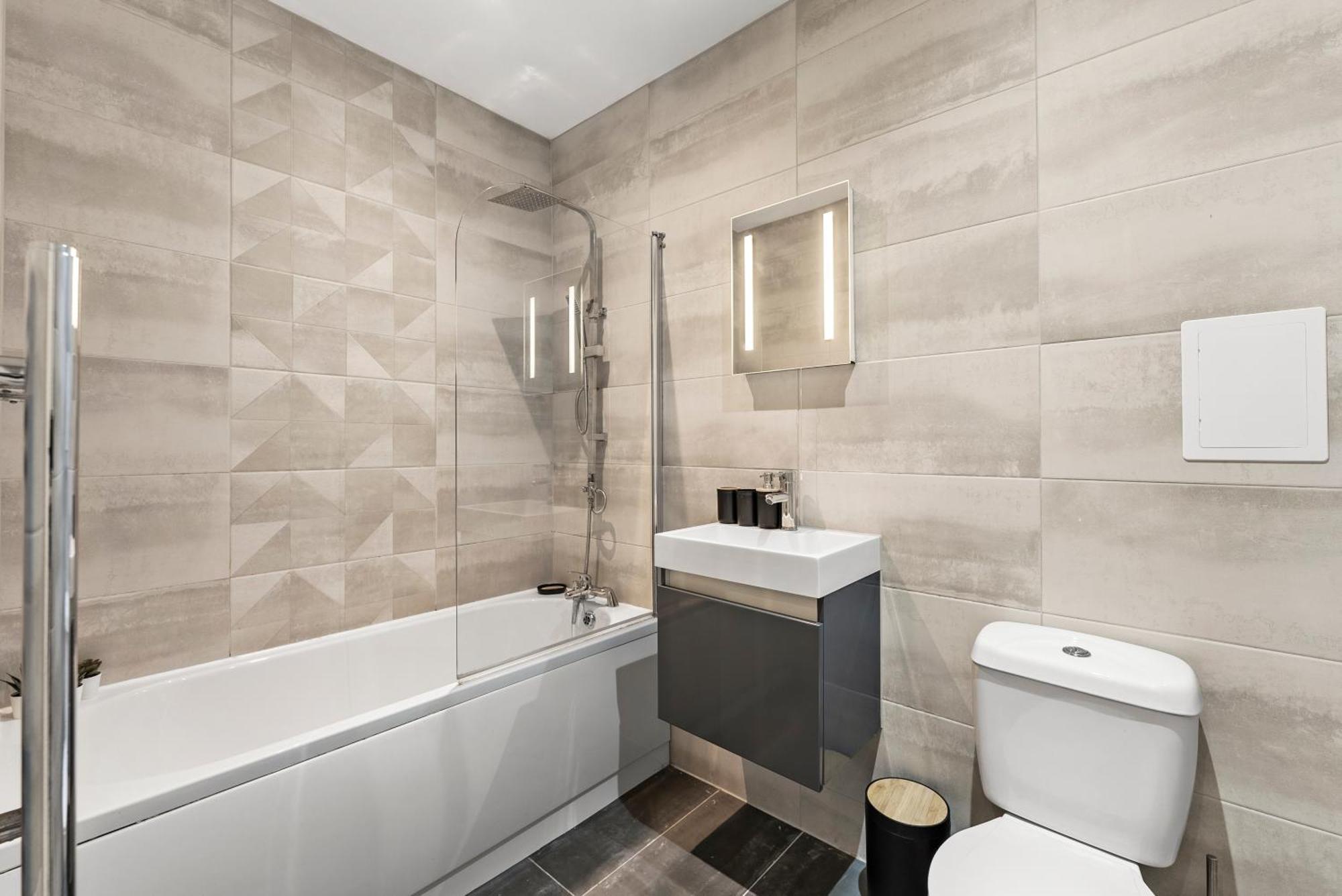 Comfortable 2-Bedroom Stay In NWI Esterno foto